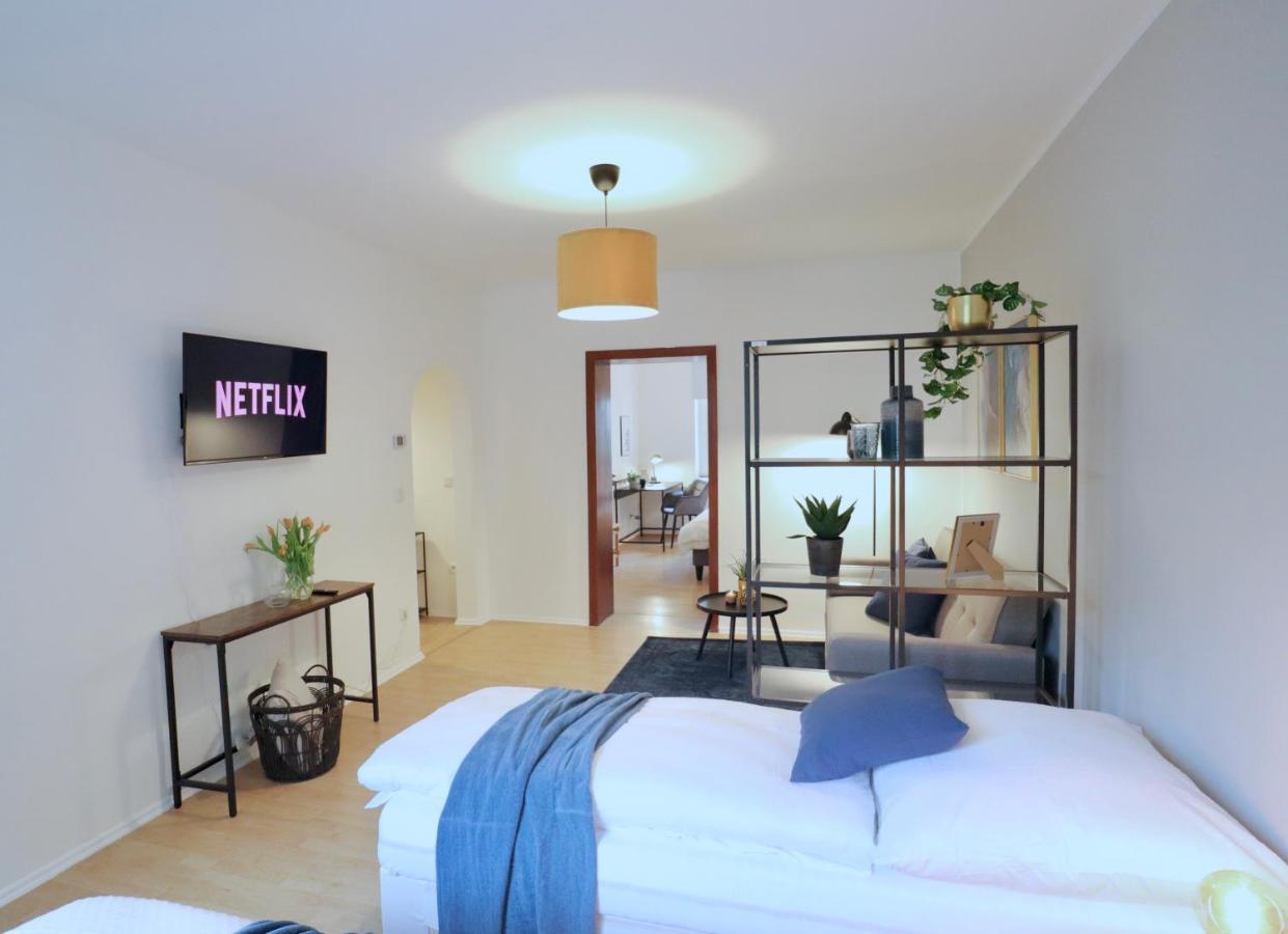 Sapphire Apartment: Free Parking + Netflix + Bathtub Essen Exteriör bild