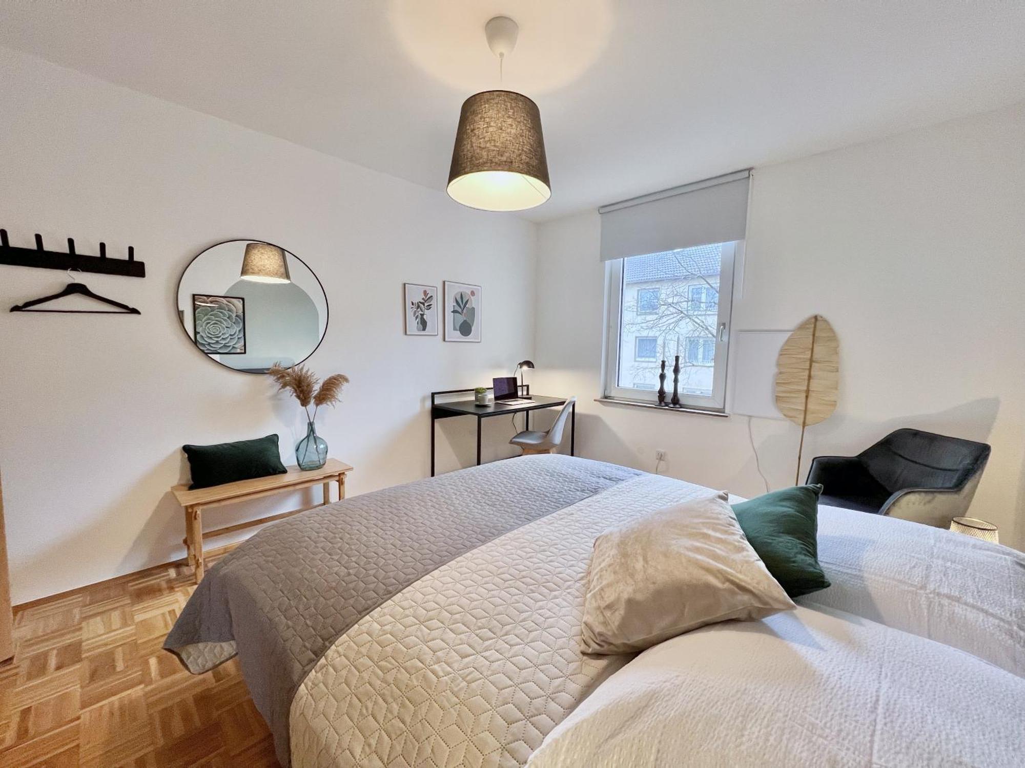 Sapphire Apartment: Free Parking + Netflix + Bathtub Essen Exteriör bild