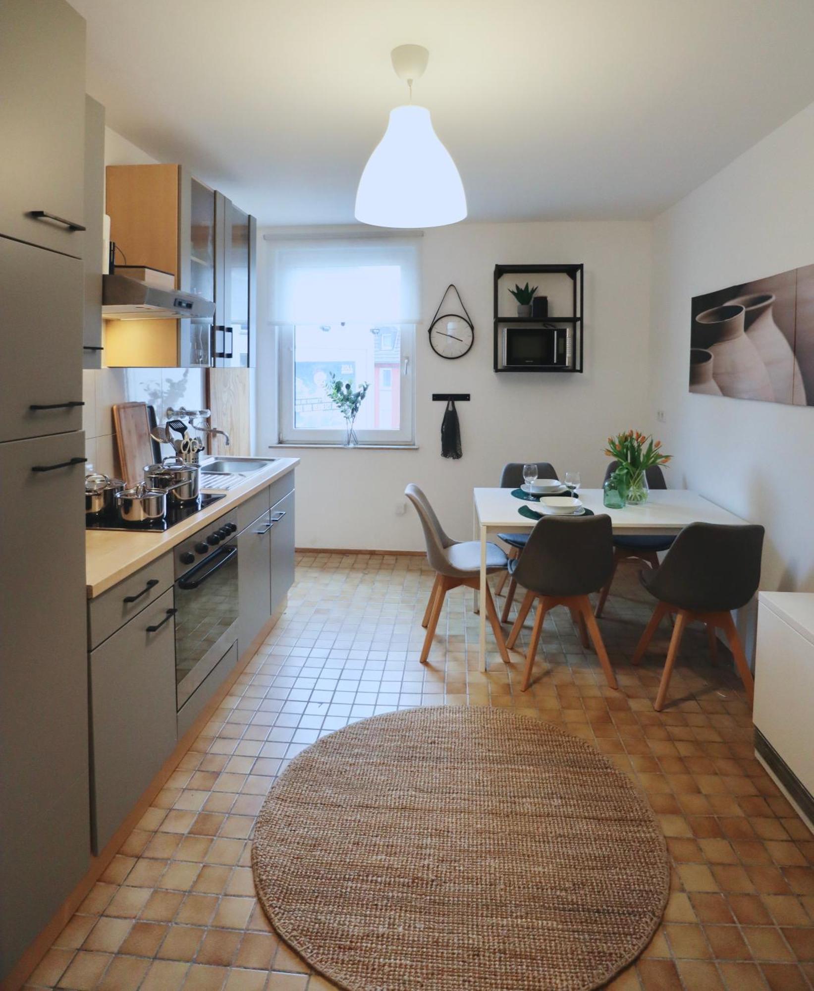 Sapphire Apartment: Free Parking + Netflix + Bathtub Essen Exteriör bild